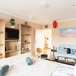 - Zen Haven Luxurious 3-room Japanese-themed With King-size Beds, Balcony, Bamboo Accents, Entertainment Galore & Private Parking - Near Airport & Train Station - Duisburgo