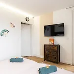 Appartamento - Zen Haven Luxurious 3-room Japanese-themed With King-size Beds, Balcony, Bamboo Accents, Entertainment Galore & Private Parking - Near Airport & Train Station - Duisburgo