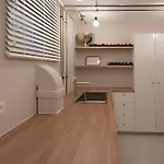 Appartamento - Zen Haven Luxurious 3-room Japanese-themed With King-size Beds, Balcony, Bamboo Accents, Entertainment Galore & Private Parking - Near Airport & Train Station - *