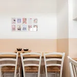 Appartamento - Zen Haven Luxurious 3-room Japanese-themed With King-size Beds, Balcony, Bamboo Accents, Entertainment Galore & Private Parking - Near Airport & Train Station -