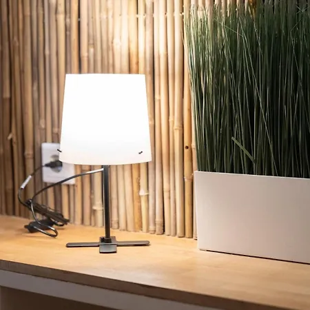 - Zen Haven Luxurious 3-room Japanese-themed With King-size Beds, Balcony, Bamboo Accents, Entertainment Galore & Private Parking - Near Airport & Train Station - Lägenhet Duisburg