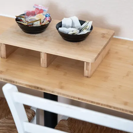 Lägenhet - Zen Haven Luxurious 3-room Japanese-themed With King-size Beds, Balcony, Bamboo Accents, Entertainment Galore & Private Parking - Near Airport & Train Station - *