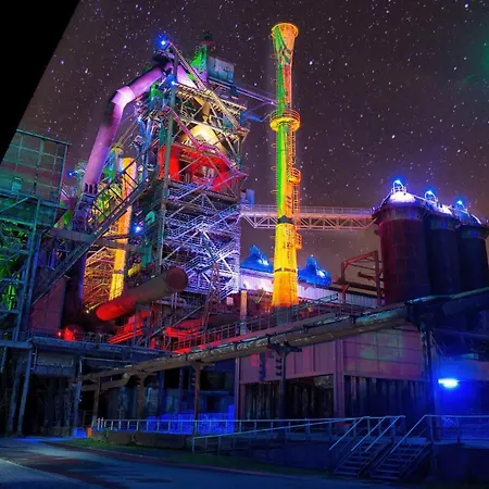 - Zen Haven Luxurious 3-room Japanese-themed With King-size Beds, Balcony, Bamboo Accents, Entertainment Galore & Private Parking - Near Airport & Train Station - Apartmán *