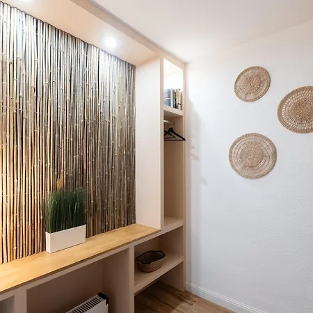 - Zen Haven Luxurious 3-room Japanese-themed With King-size Beds, Balcony, Bamboo Accents, Entertainment Galore & Private Parking - Near Airport & Train Station - * Duisburg