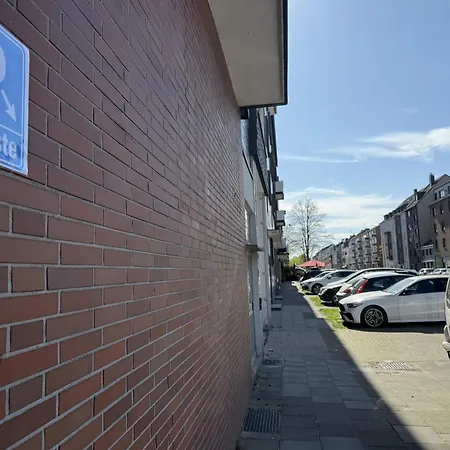 - Zen Haven Luxurious 3-room Japanese-themed With King-size Beds, Balcony, Bamboo Accents, Entertainment Galore & Private Parking - Near Airport & Train Station - Apartmán Duisburg