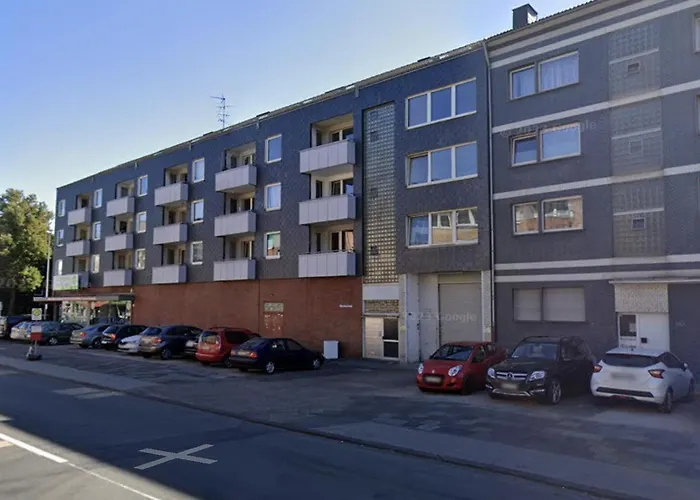 - Zen Haven Luxurious 3-room Japanese-themed With King-size Beds, Balcony, Bamboo Accents, Entertainment Galore & Private Parking - Near Airport & Train Station - * دوسبرغ