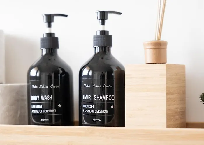 - Zen Haven Luxurious 3-room Japanese-themed With King-size Beds, Balcony, Bamboo Accents, Entertainment Galore & Private Parking - Near Airport & Train Station - Apartmán Duisburg