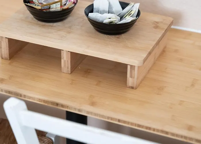 Apartmán - Zen Haven Luxurious 3-room Japanese-themed With King-size Beds, Balcony, Bamboo Accents, Entertainment Galore & Private Parking - Near Airport & Train Station - *