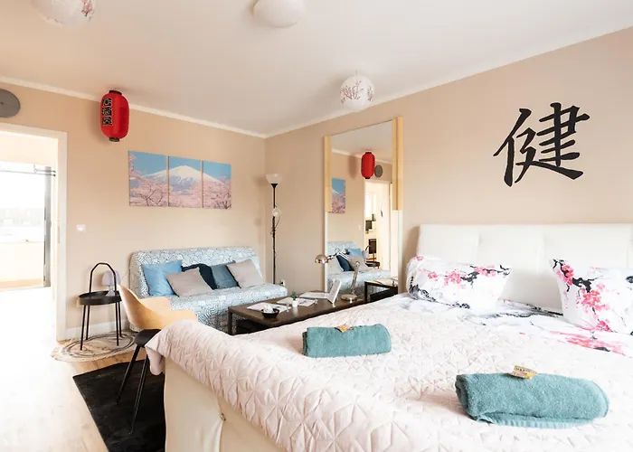 Apartmán - Zen Haven Luxurious 3-room Japanese-themed With King-size Beds, Balcony, Bamboo Accents, Entertainment Galore & Private Parking - Near Airport & Train Station - *