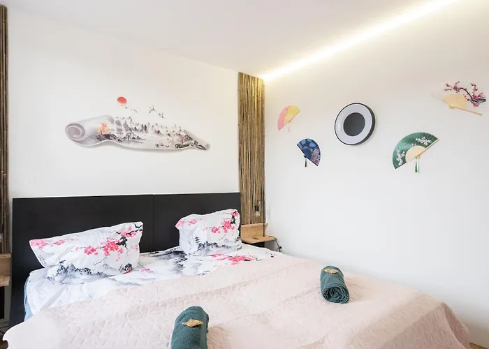 - Zen Haven Luxurious 3-room Japanese-themed With King-size Beds, Balcony, Bamboo Accents, Entertainment Galore & Private Parking - Near Airport & Train Station - Apartmán