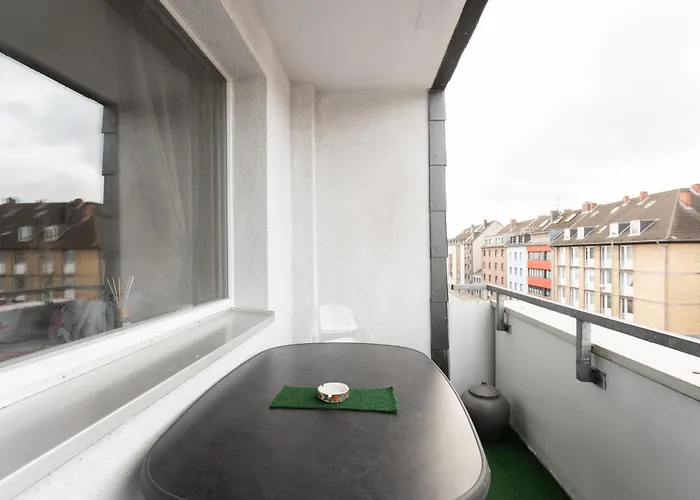 Apartmán - Zen Haven Luxurious 3-room Japanese-themed With King-size Beds, Balcony, Bamboo Accents, Entertainment Galore & Private Parking - Near Airport & Train Station - Duisburg