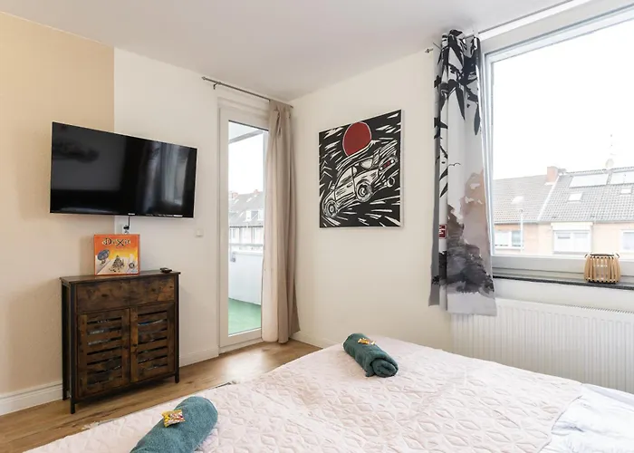 - Zen Haven Luxurious 3-room Japanese-themed With King-size Beds, Balcony, Bamboo Accents, Entertainment Galore & Private Parking - Near Airport & Train Station - Duisburg