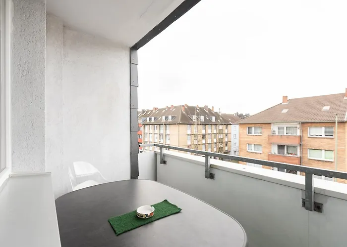 Apartmán - Zen Haven Luxurious 3-room Japanese-themed With King-size Beds, Balcony, Bamboo Accents, Entertainment Galore & Private Parking - Near Airport & Train Station - Duisburg