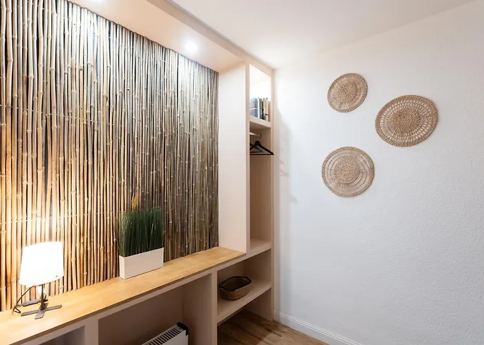 - Zen Haven Luxurious 3-room Japanese-themed With King-size Beds, Balcony, Bamboo Accents, Entertainment Galore & Private Parking - Near Airport & Train Station - * Duisburg