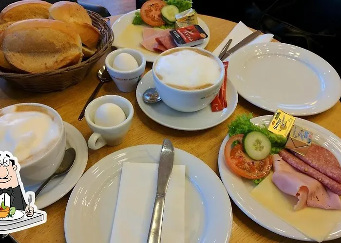 - Zen Haven Luxurious 3-room Japanese-themed With King-size Beds, Balcony, Bamboo Accents, Entertainment Galore & Private Parking - Near Airport & Train Station - شقة