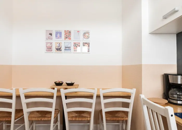 Apartmán - Zen Haven Luxurious 3-room Japanese-themed With King-size Beds, Balcony, Bamboo Accents, Entertainment Galore & Private Parking - Near Airport & Train Station -