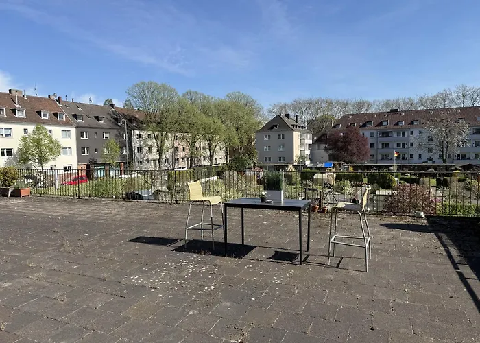 Apartmán - Zen Haven Luxurious 3-room Japanese-themed With King-size Beds, Balcony, Bamboo Accents, Entertainment Galore & Private Parking - Near Airport & Train Station - Duisburg