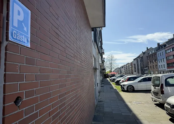 - Zen Haven Luxurious 3-room Japanese-themed With King-size Beds, Balcony, Bamboo Accents, Entertainment Galore & Private Parking - Near Airport & Train Station - Lejlighed Duisburg